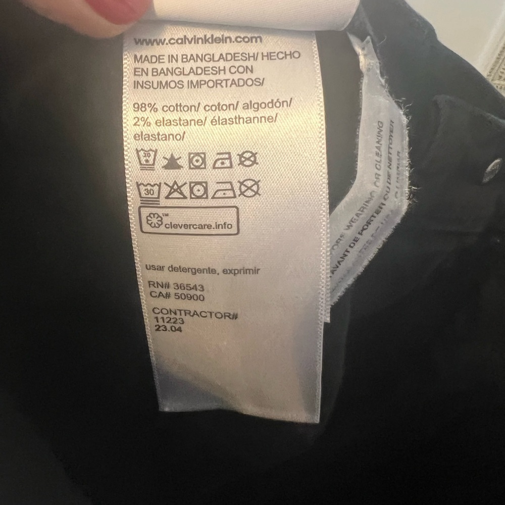 Calvin Klein Men's Dark Jeans size 32x30 (W136) - Picture 7 of 7